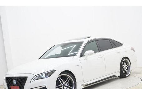 Toyota Crown, 2020 год, 2 400 000 рублей, 10 фотография