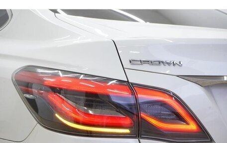 Toyota Crown, 2020 год, 2 400 000 рублей, 8 фотография