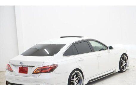 Toyota Crown, 2020 год, 2 400 000 рублей, 34 фотография