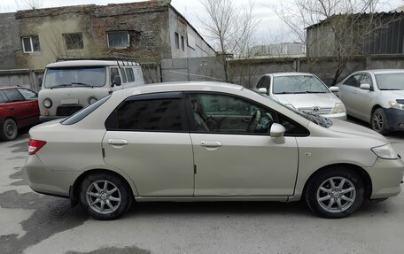 Honda Fit Aria, 2002 год, 350 000 рублей, 4 фотография