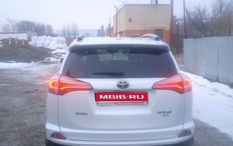 Toyota RAV4, 2019 год, 2 600 000 рублей, 2 фотография