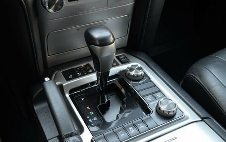 Toyota Land Cruiser 200, 2015 год, 5 490 000 рублей, 20 фотография