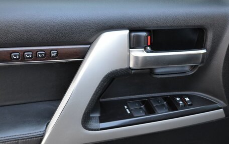 Toyota Land Cruiser 200, 2015 год, 5 490 000 рублей, 22 фотография