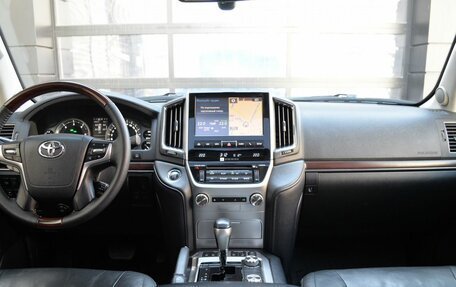 Toyota Land Cruiser 200, 2015 год, 5 490 000 рублей, 13 фотография