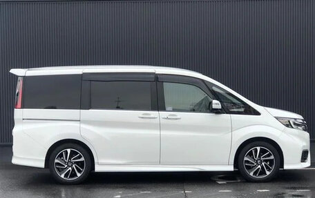 Honda Stepwgn IV, 2021 год, 1 700 000 рублей, 4 фотография