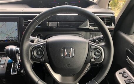 Honda Stepwgn IV, 2021 год, 1 700 000 рублей, 10 фотография