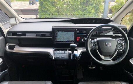 Honda Stepwgn IV, 2021 год, 1 700 000 рублей, 9 фотография