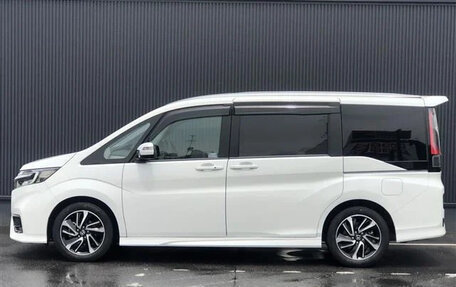 Honda Stepwgn IV, 2021 год, 1 700 000 рублей, 5 фотография