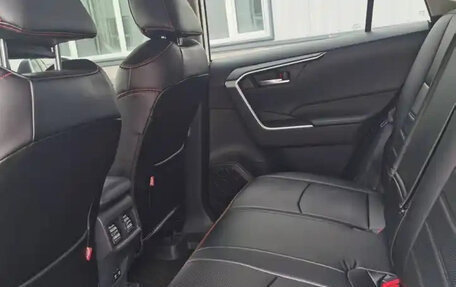 Toyota RAV4, 2021 год, 2 655 000 рублей, 11 фотография