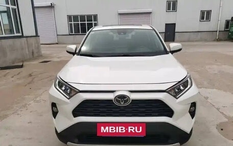 Toyota RAV4, 2021 год, 2 655 000 рублей, 2 фотография
