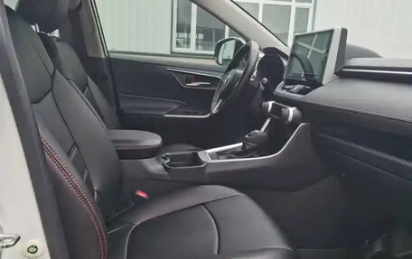 Toyota RAV4, 2021 год, 2 655 000 рублей, 13 фотография