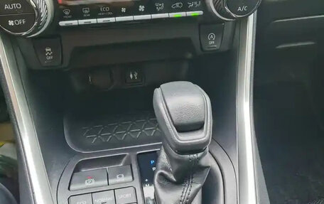 Toyota RAV4, 2021 год, 2 655 000 рублей, 9 фотография