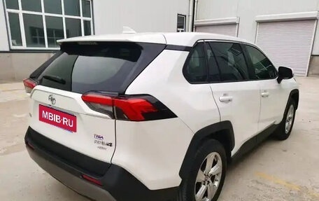 Toyota RAV4, 2021 год, 2 655 000 рублей, 6 фотография