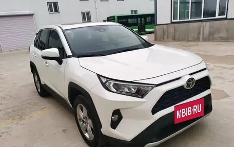 Toyota RAV4, 2021 год, 2 655 000 рублей, 3 фотография