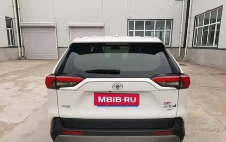 Toyota RAV4, 2021 год, 2 655 000 рублей, 5 фотография