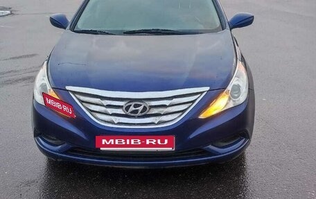 Hyundai Sonata VI, 2013 год, 985 000 рублей, 4 фотография