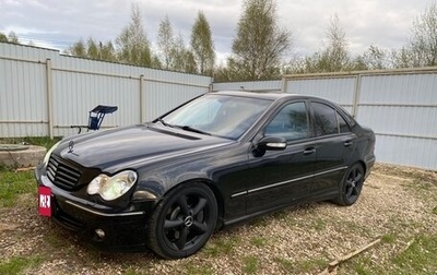 Mercedes-Benz C-Класс, 2005 год, 800 000 рублей, 1 фотография