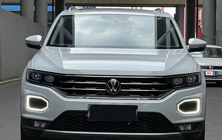 Volkswagen T-Roc I, 2021 год, 1 499 123 рублей, 2 фотография