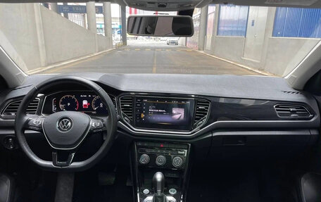 Volkswagen T-Roc I, 2021 год, 1 499 123 рублей, 8 фотография