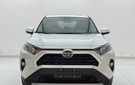 Toyota RAV4, 2021 год, 2 250 404 рублей, 2 фотография