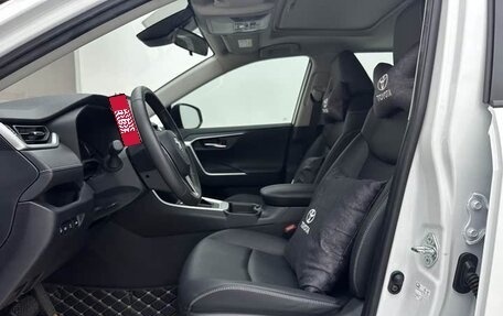 Toyota RAV4, 2021 год, 2 250 404 рублей, 7 фотография