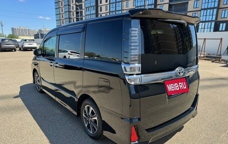 Toyota Voxy III, 2018 год, 2 170 000 рублей, 4 фотография