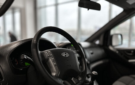 Hyundai H-1 II рестайлинг, 2011 год, 1 438 000 рублей, 10 фотография