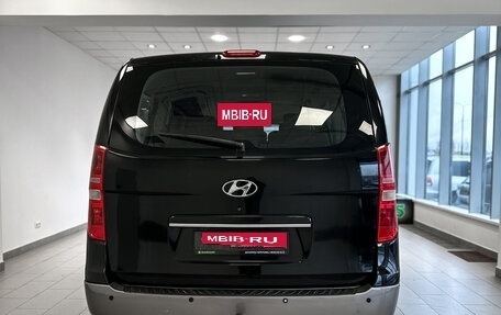 Hyundai H-1 II рестайлинг, 2011 год, 1 438 000 рублей, 7 фотография