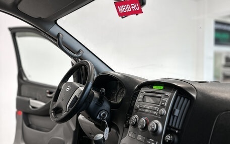 Hyundai H-1 II рестайлинг, 2011 год, 1 438 000 рублей, 11 фотография
