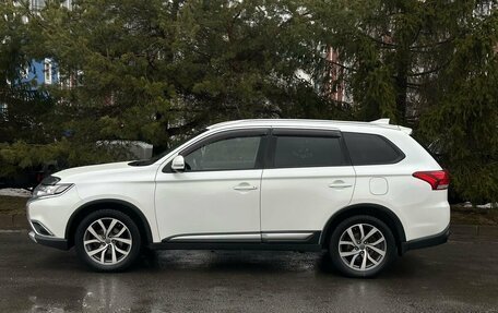Mitsubishi Outlander III рестайлинг 3, 2018 год, 1 329 000 рублей, 9 фотография