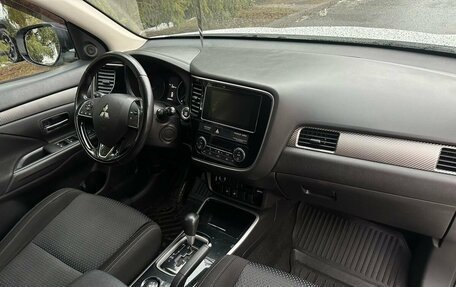 Mitsubishi Outlander III рестайлинг 3, 2018 год, 1 329 000 рублей, 12 фотография