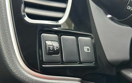 Mitsubishi Outlander III рестайлинг 3, 2018 год, 1 329 000 рублей, 15 фотография