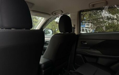 Mitsubishi Outlander III рестайлинг 3, 2018 год, 1 329 000 рублей, 25 фотография