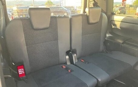 Toyota Voxy III, 2021 год, 2 290 000 рублей, 26 фотография
