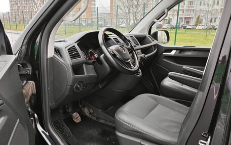 Volkswagen Caravelle T6 рестайлинг, 2016 год, 2 200 000 рублей, 18 фотография