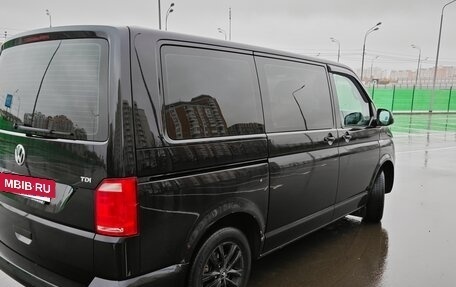 Volkswagen Caravelle T6 рестайлинг, 2016 год, 2 200 000 рублей, 7 фотография