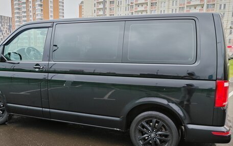 Volkswagen Caravelle T6 рестайлинг, 2016 год, 2 200 000 рублей, 12 фотография