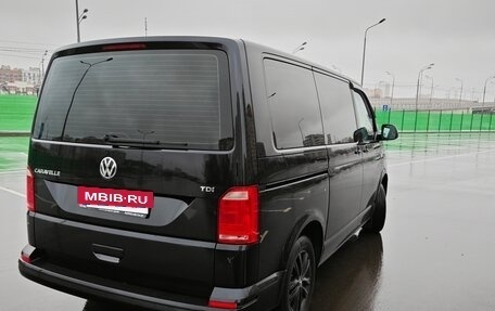 Volkswagen Caravelle T6 рестайлинг, 2016 год, 2 200 000 рублей, 8 фотография