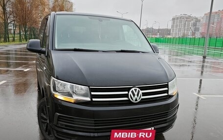 Volkswagen Caravelle T6 рестайлинг, 2016 год, 2 200 000 рублей, 17 фотография