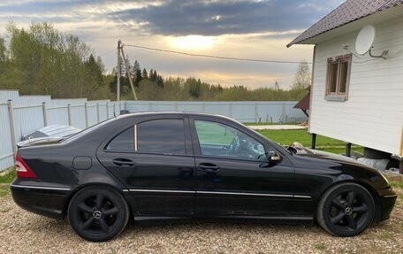 Mercedes-Benz C-Класс, 2005 год, 800 000 рублей, 5 фотография