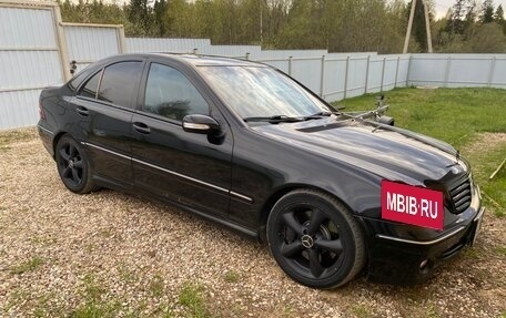 Mercedes-Benz C-Класс, 2005 год, 800 000 рублей, 6 фотография