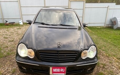 Mercedes-Benz C-Класс, 2005 год, 800 000 рублей, 7 фотография
