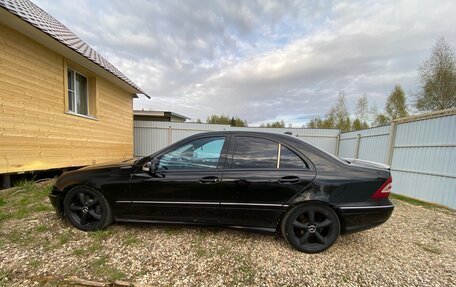 Mercedes-Benz C-Класс, 2005 год, 800 000 рублей, 10 фотография