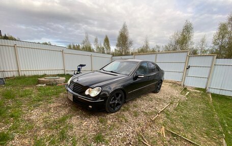 Mercedes-Benz C-Класс, 2005 год, 800 000 рублей, 9 фотография