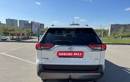 Toyota RAV4, 2020 год, 3 149 000 рублей, 6 фотография