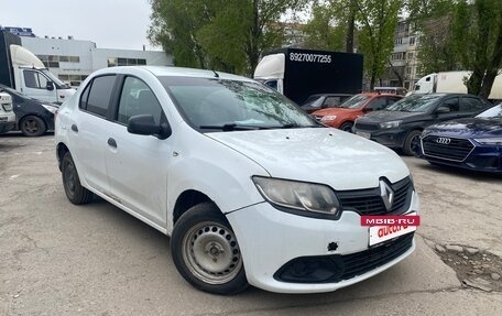 Renault Logan II, 2015 год, 380 000 рублей, 3 фотография