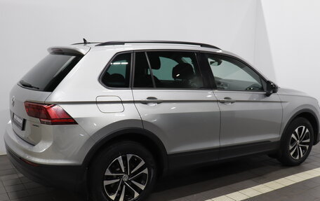 Volkswagen Tiguan II, 2020 год, 2 607 000 рублей, 6 фотография