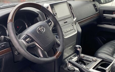Toyota Land Cruiser 200, 2018 год, 5 060 000 рублей, 2 фотография