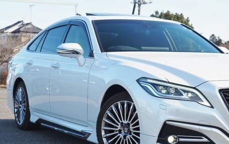 Toyota Crown, 2022 год, 3 270 000 рублей, 4 фотография