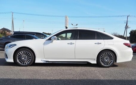 Toyota Crown, 2022 год, 3 270 000 рублей, 10 фотография